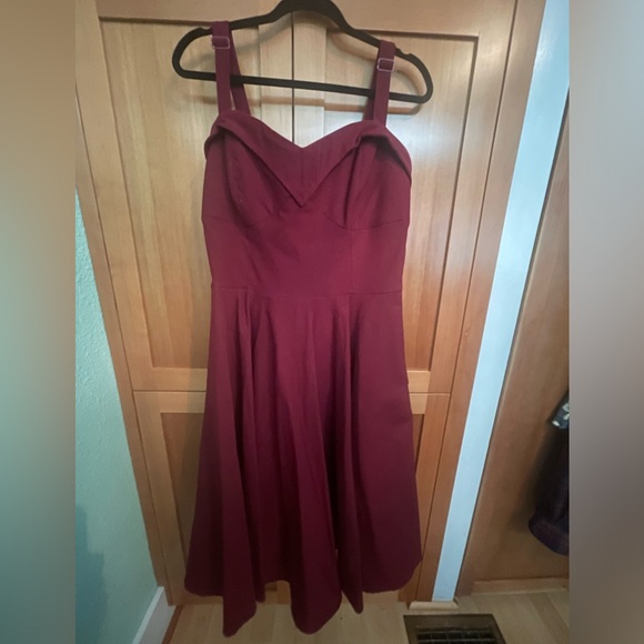 Burgundy Maneater Swing 3x EUC - Picture 2 of 7